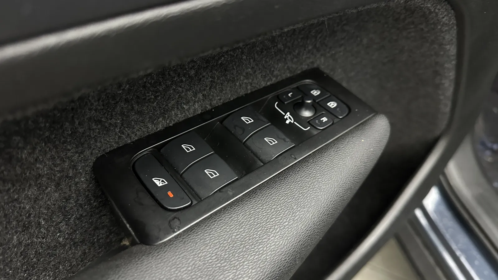 Volvo XC40 photo 12