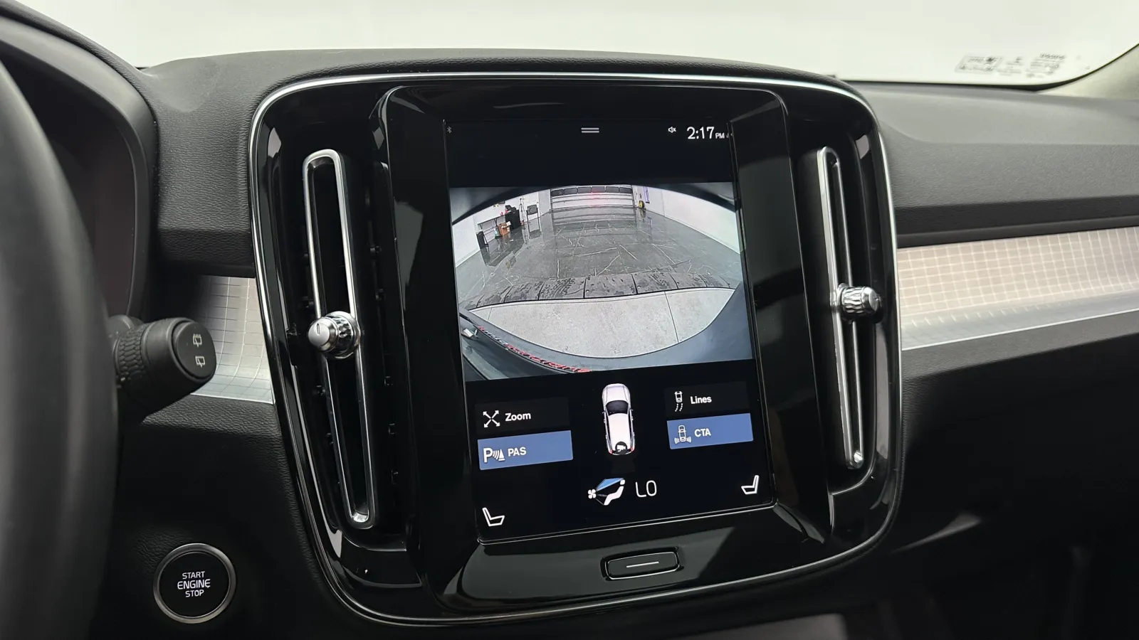 Volvo XC40 photo 22