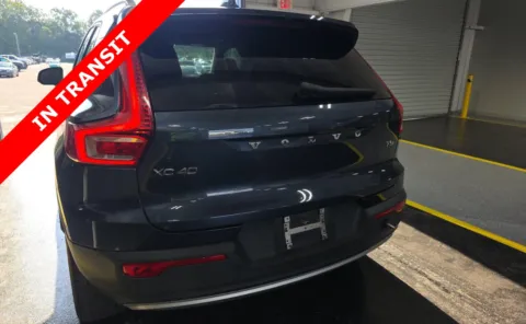 More photos of 2022 Volvo XC40 Momentum at Auto Boutique Florida, FL