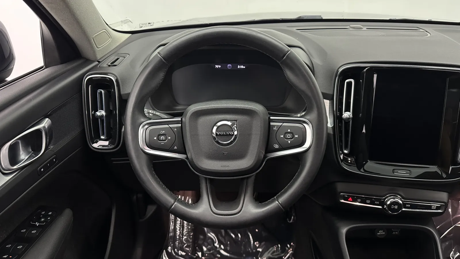 Volvo XC40 photo 29