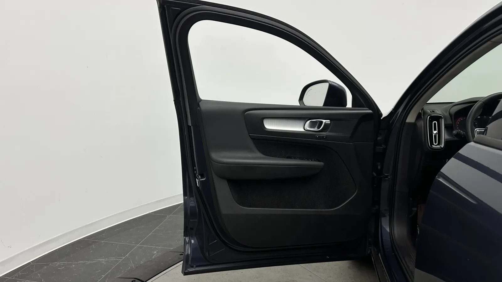 Volvo XC40 photo 10