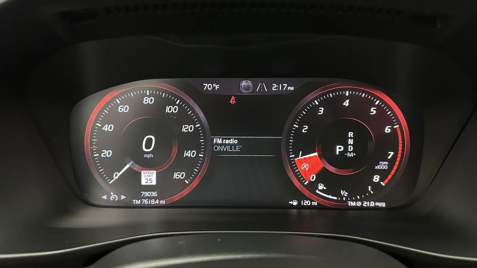 Volvo XC40 photo 19