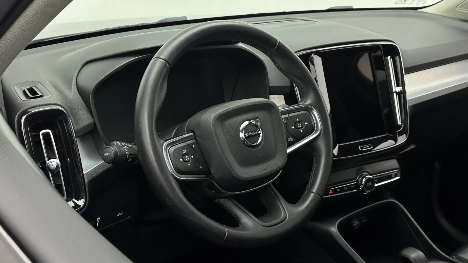Volvo XC40 photo 9
