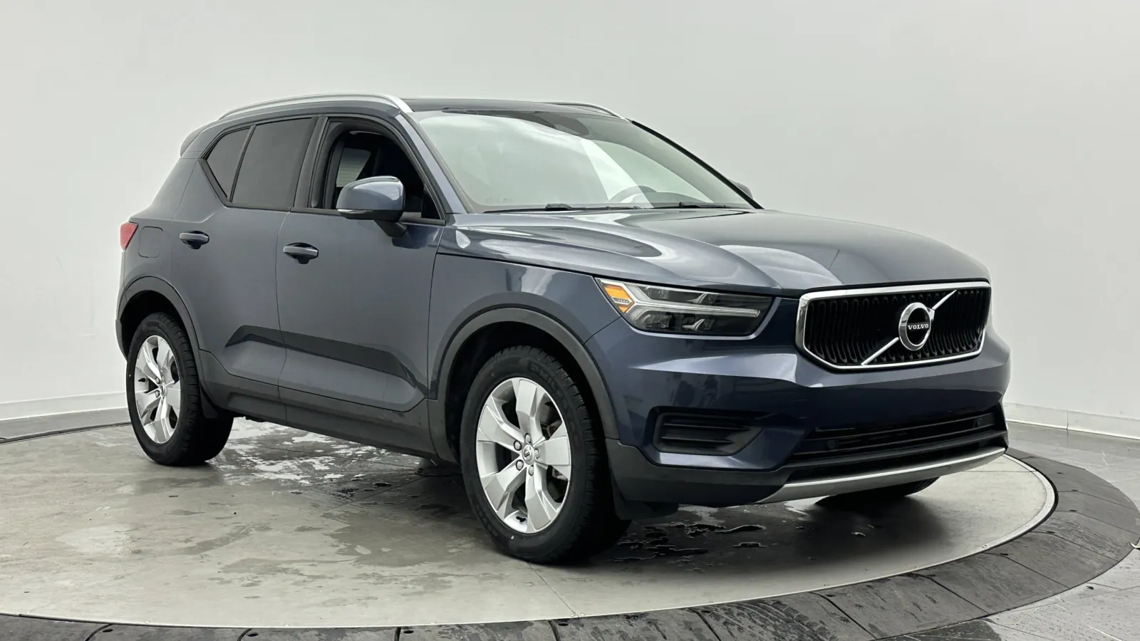 Volvo XC40 photo 3