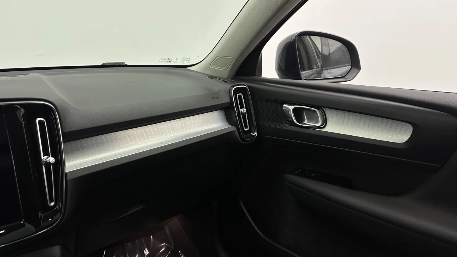Volvo XC40 photo 32