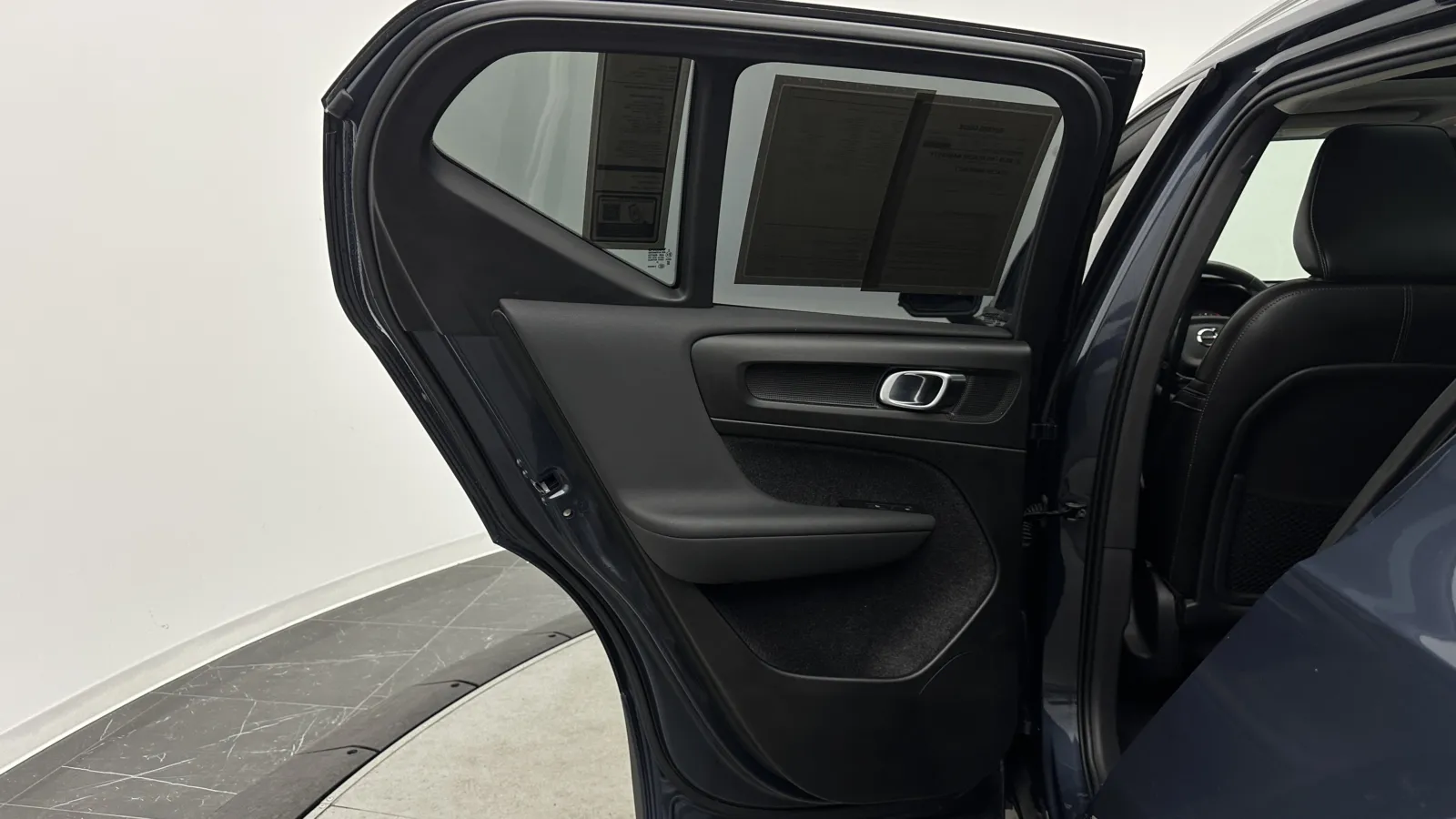 Volvo XC40 photo 24