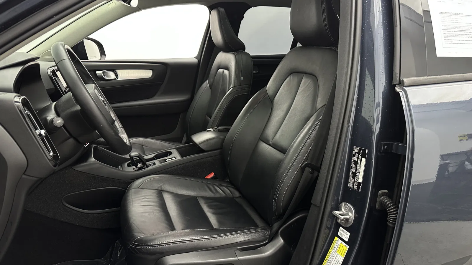 Volvo XC40 photo 15
