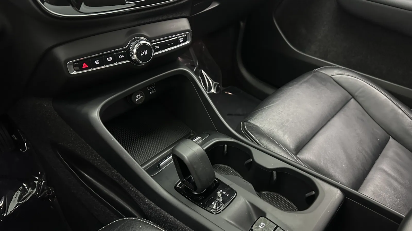 Volvo XC40 photo 18