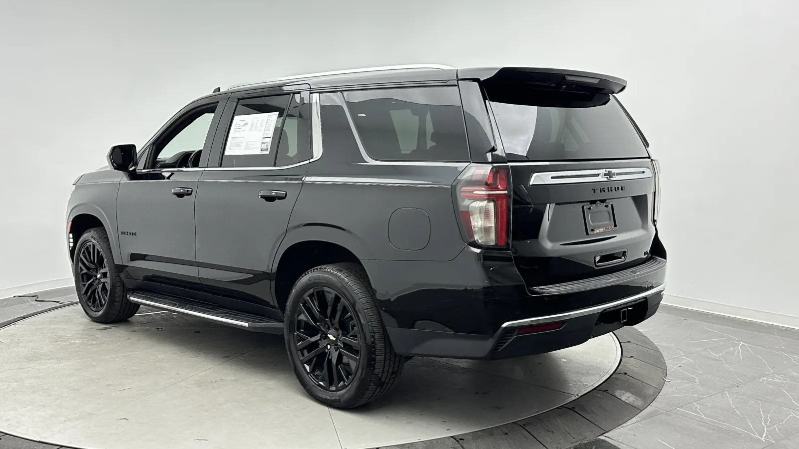 Chevrolet Tahoe photo 8