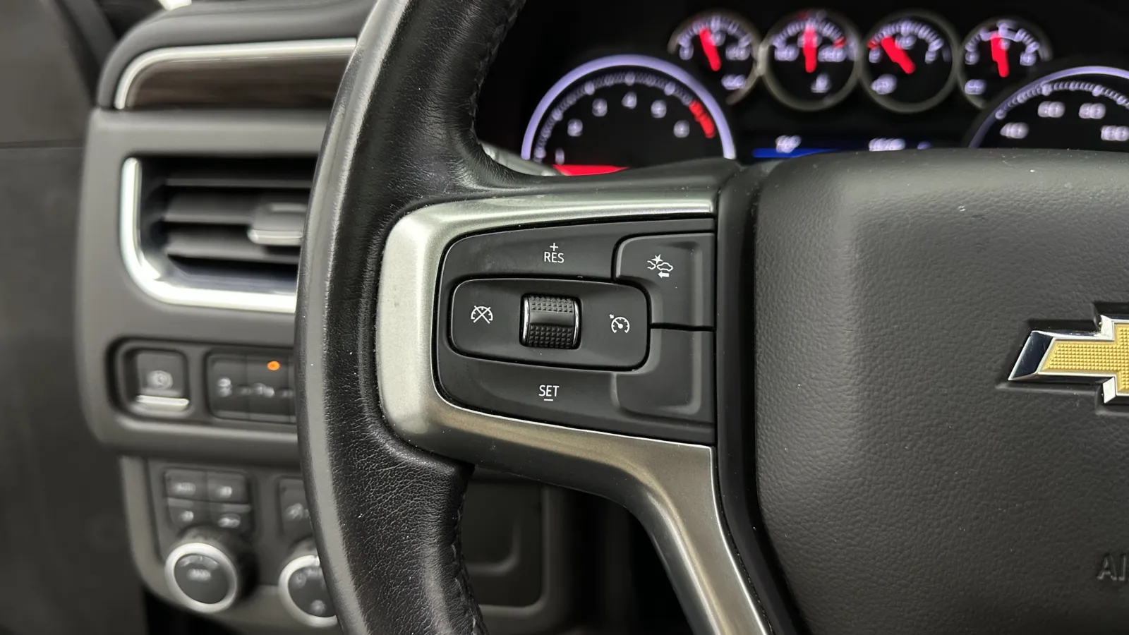 Chevrolet Tahoe photo 18