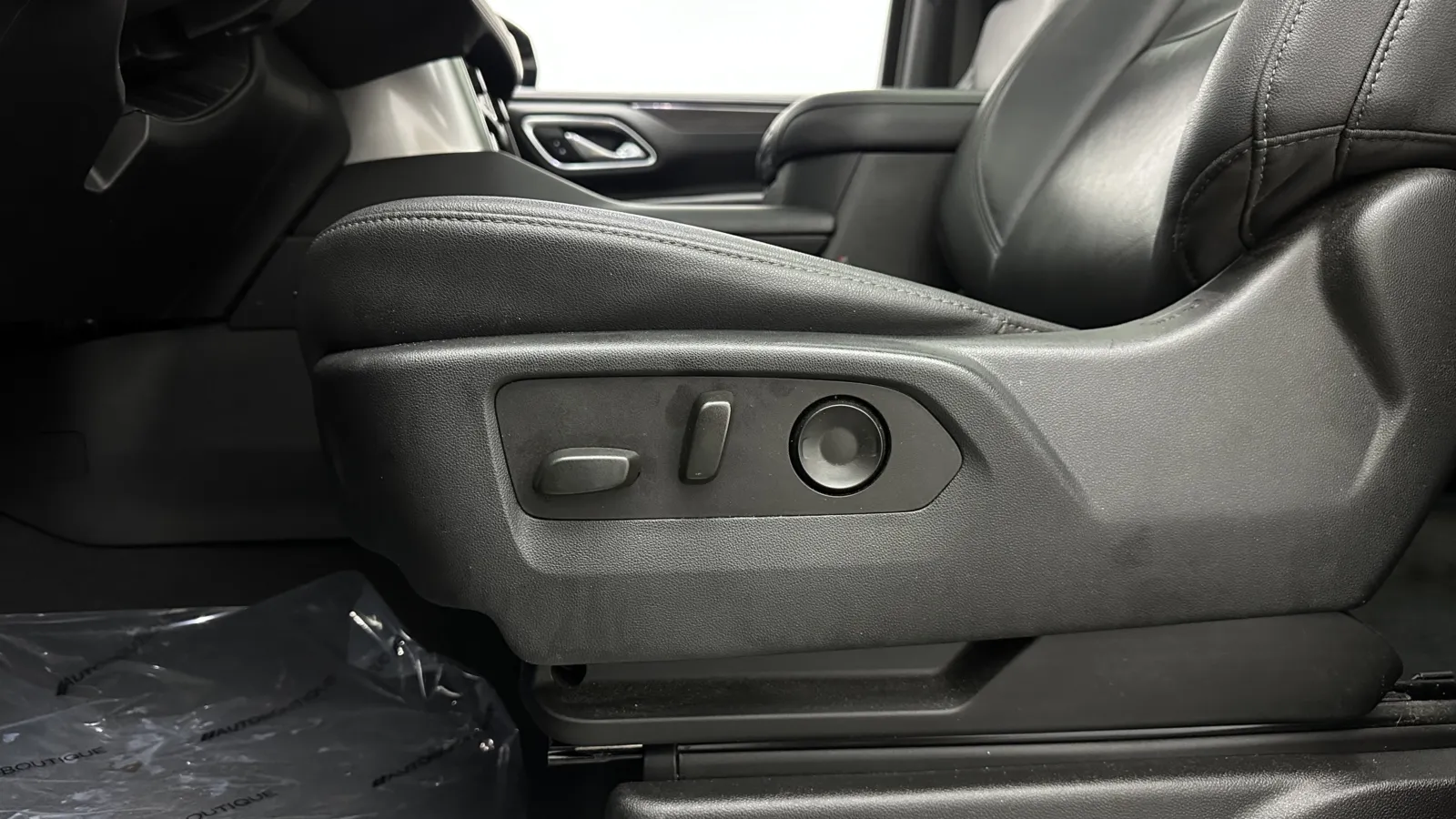 Chevrolet Tahoe photo 14