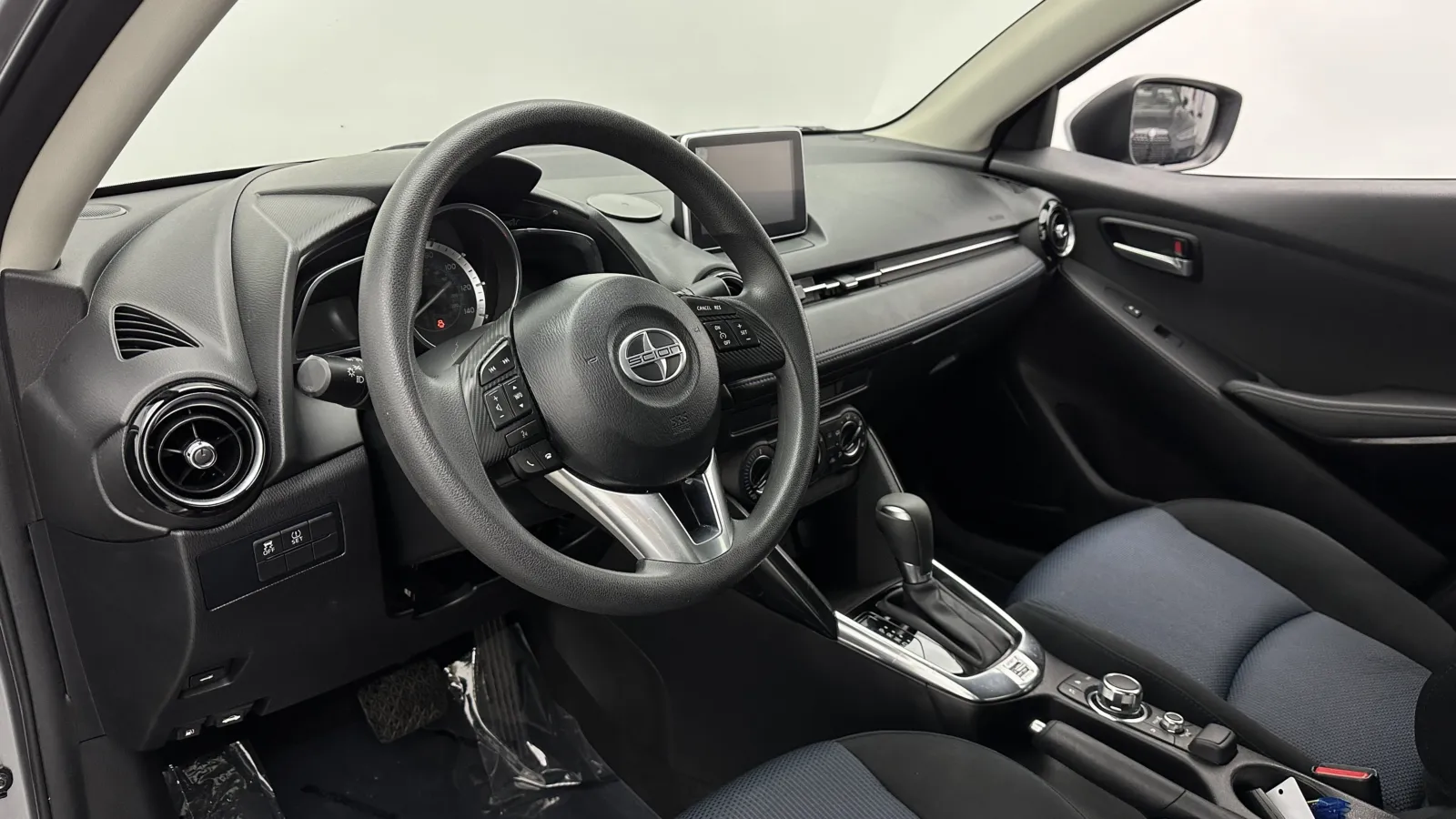 Scion iA photo 10
