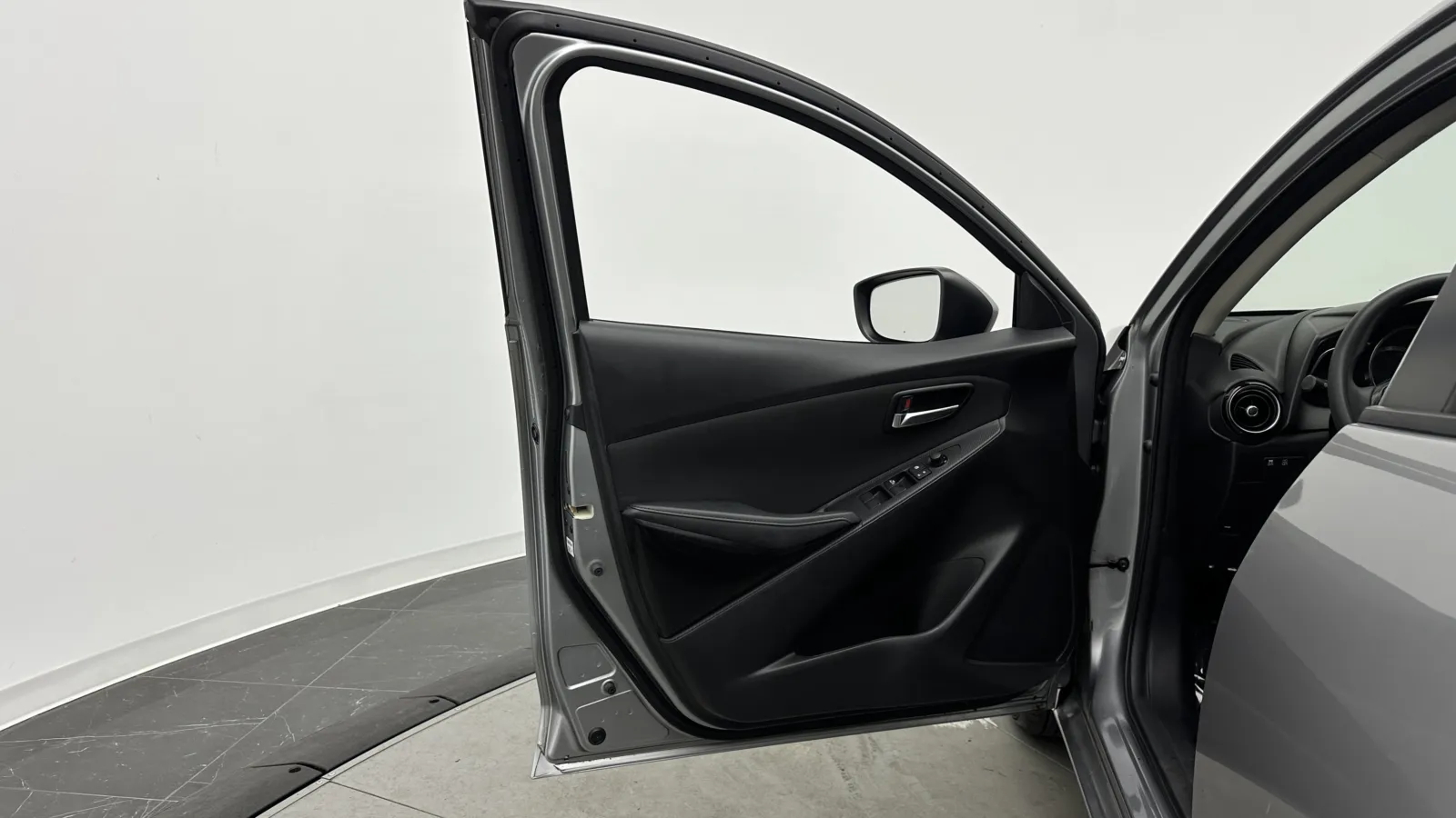Scion iA photo 9