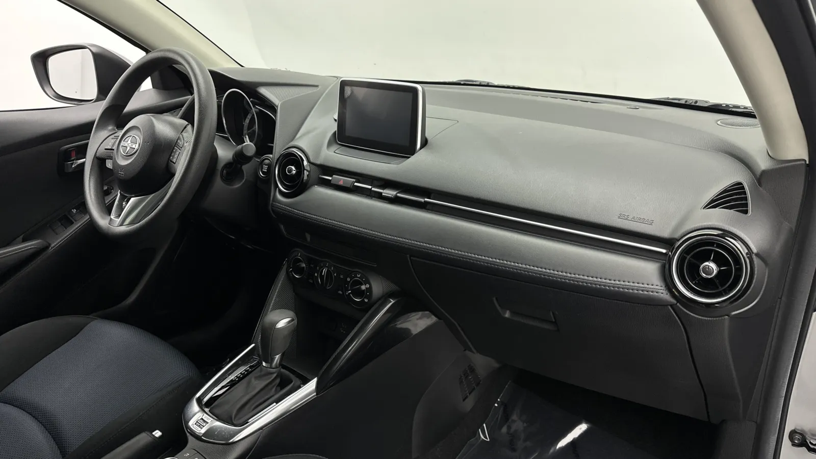 Scion iA photo 33