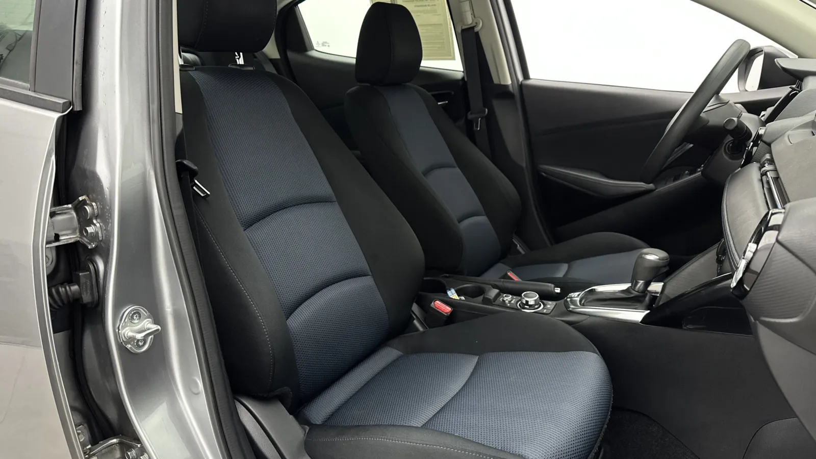 Scion iA photo 32