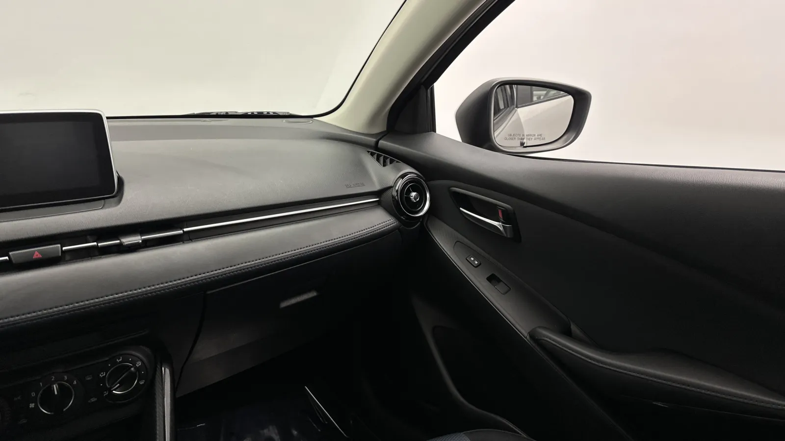 Scion iA photo 29