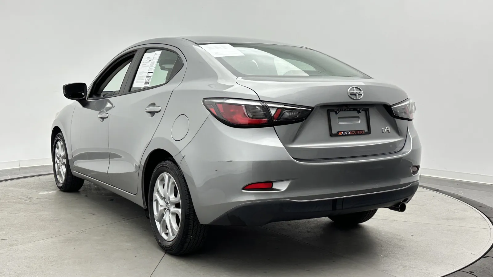 Scion iA photo 5