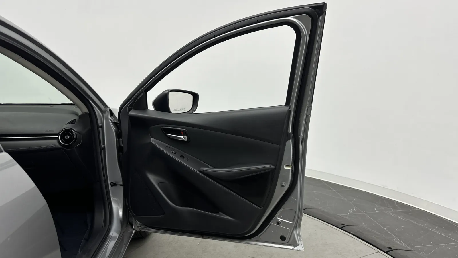 Scion iA photo 30