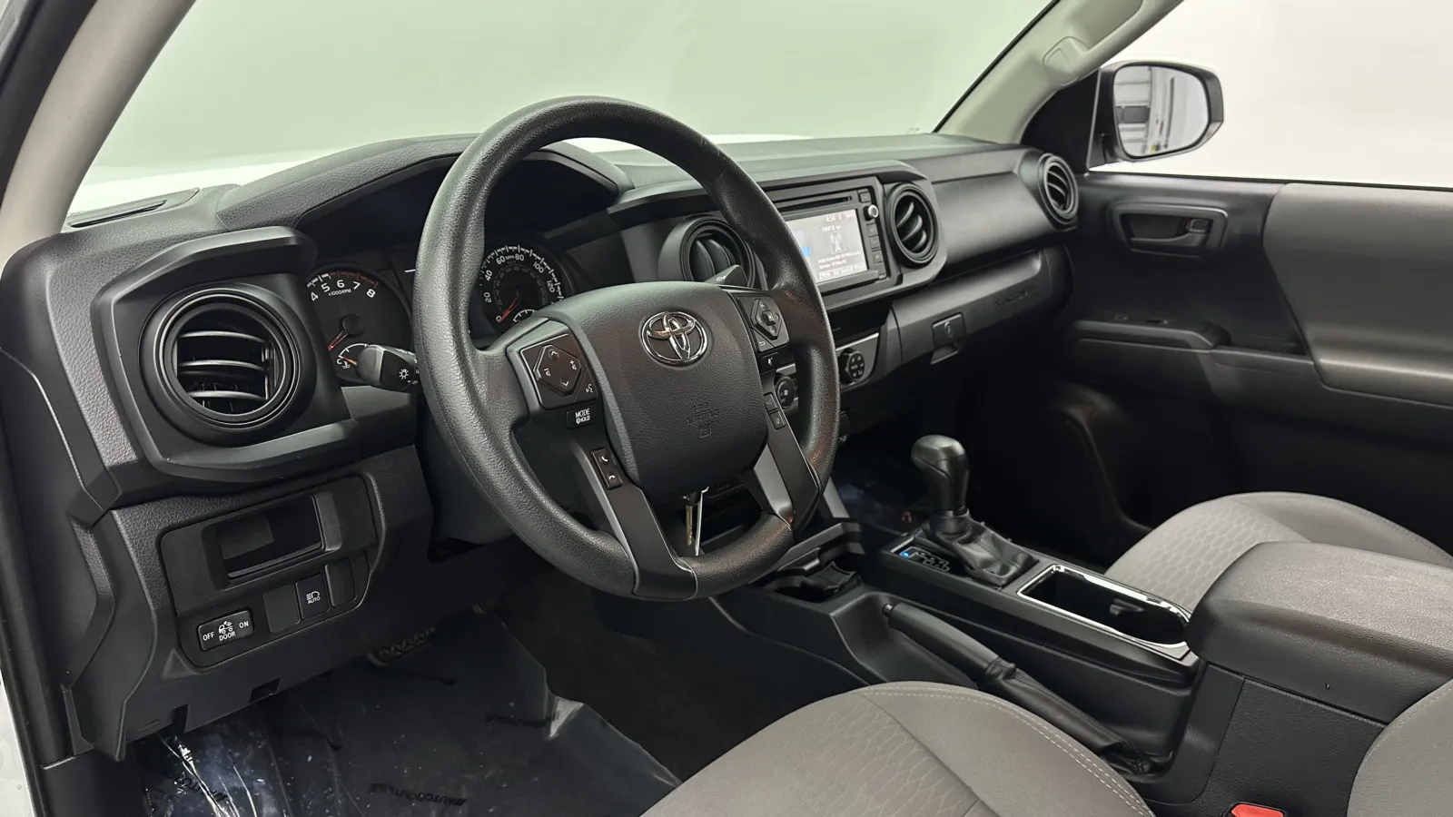 Toyota Tacoma photo 10