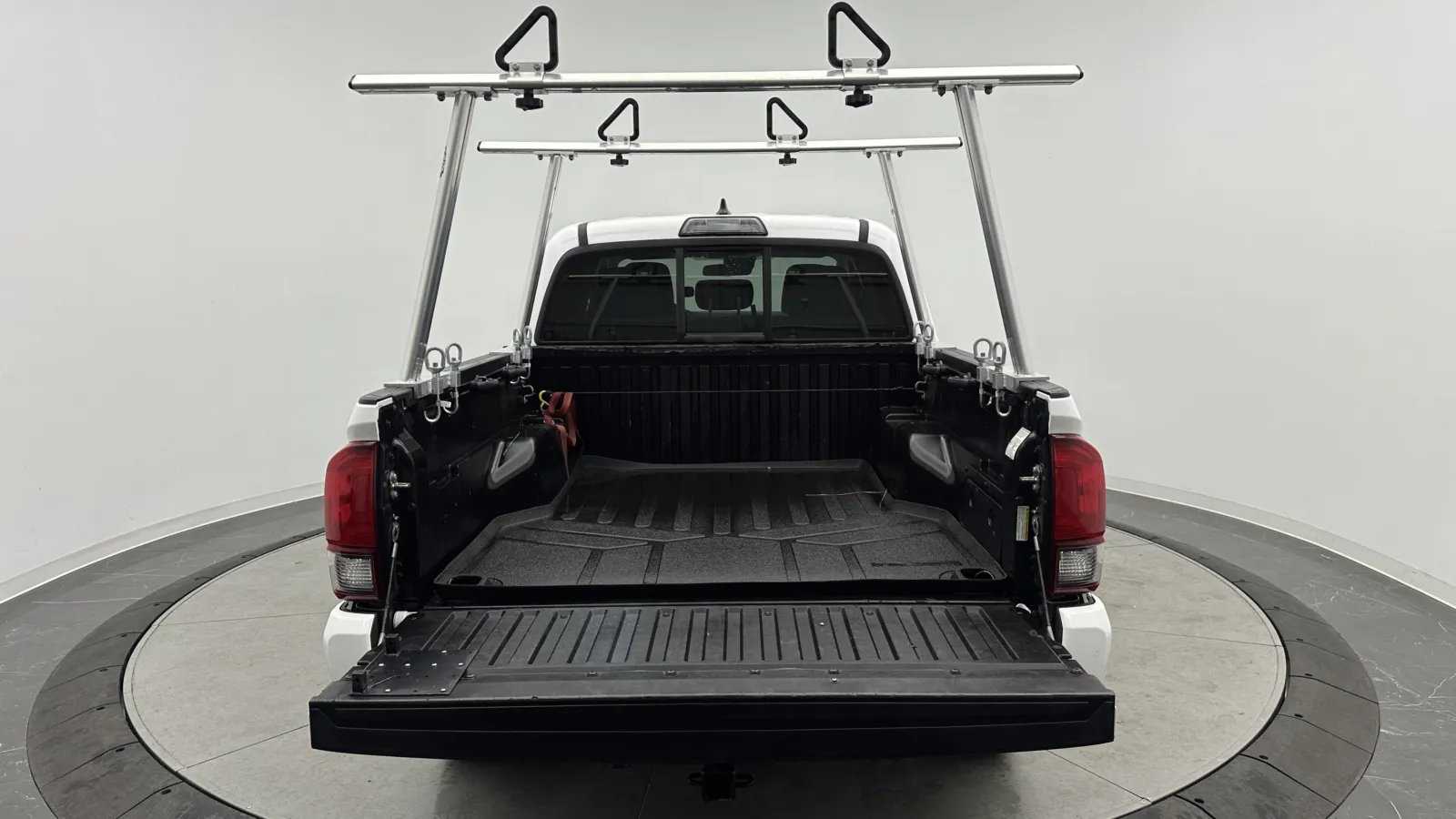 Toyota Tacoma photo 25