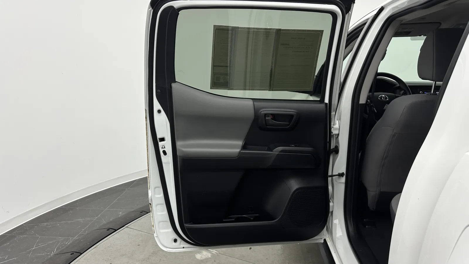 Toyota Tacoma photo 20