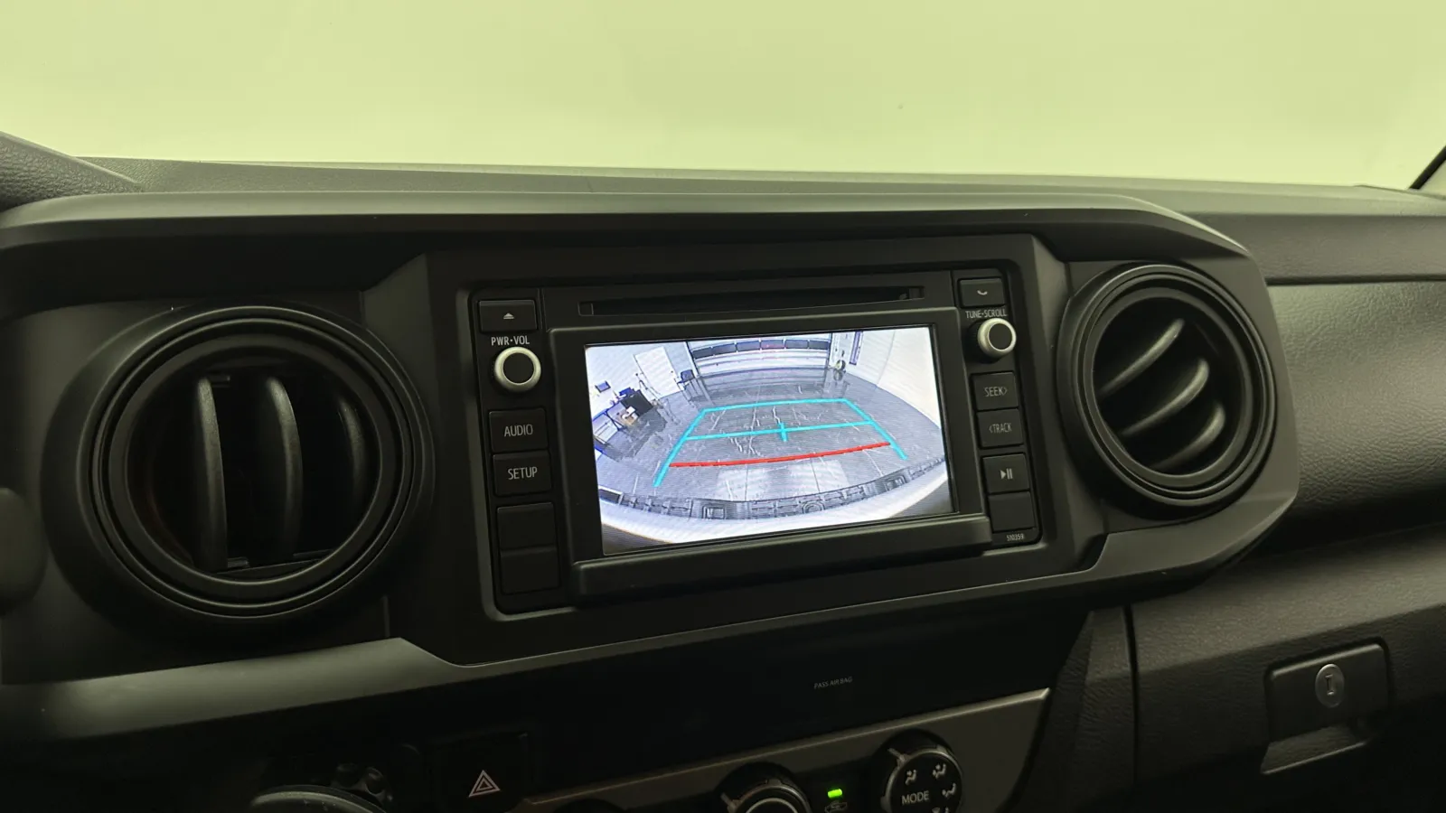 Toyota Tacoma photo 15