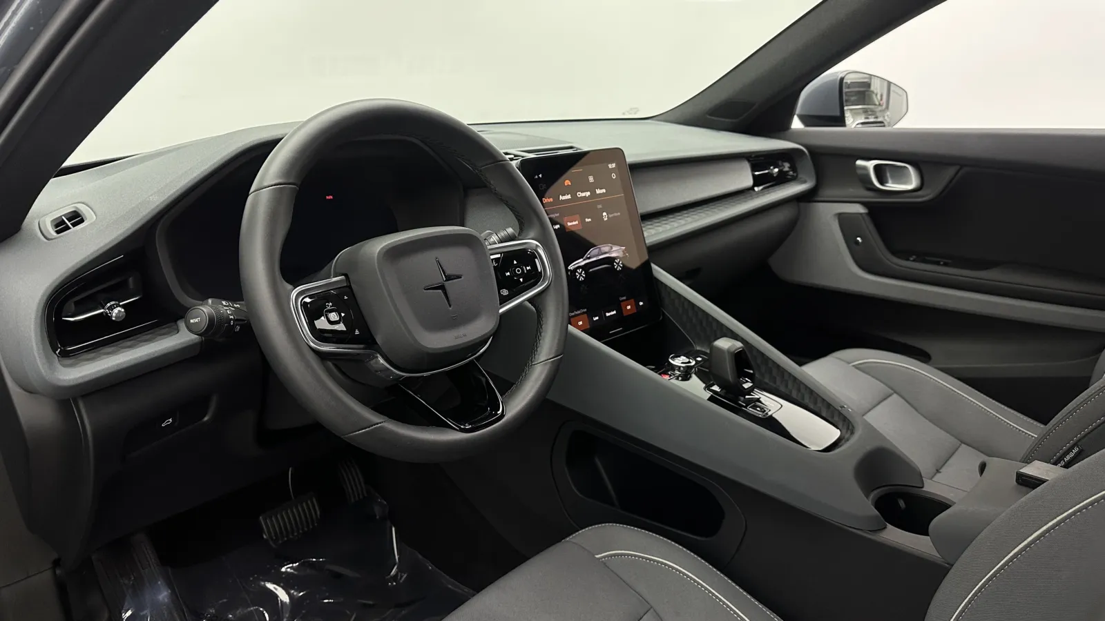Polestar 2 photo 11