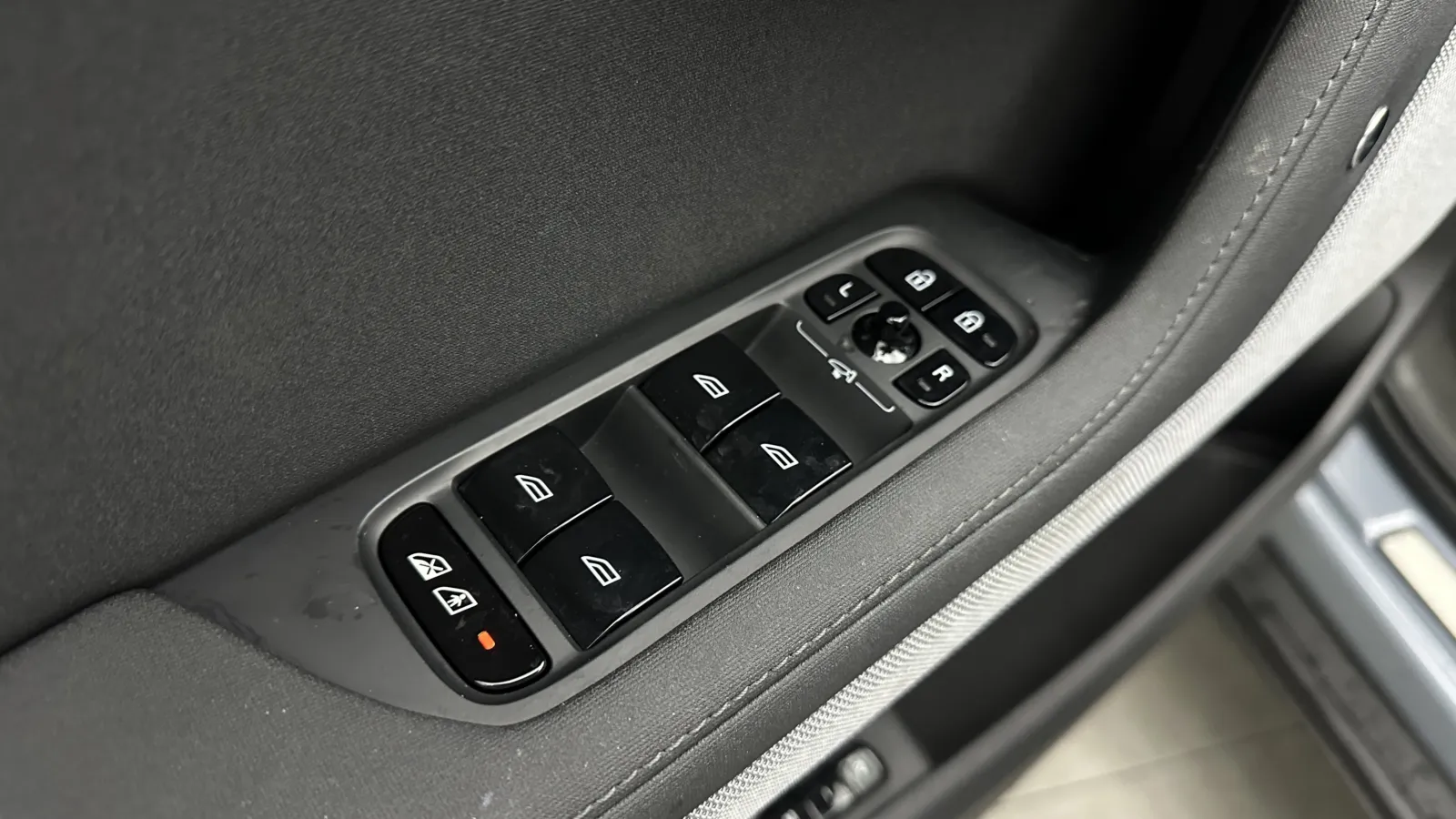 Polestar 2 photo 12