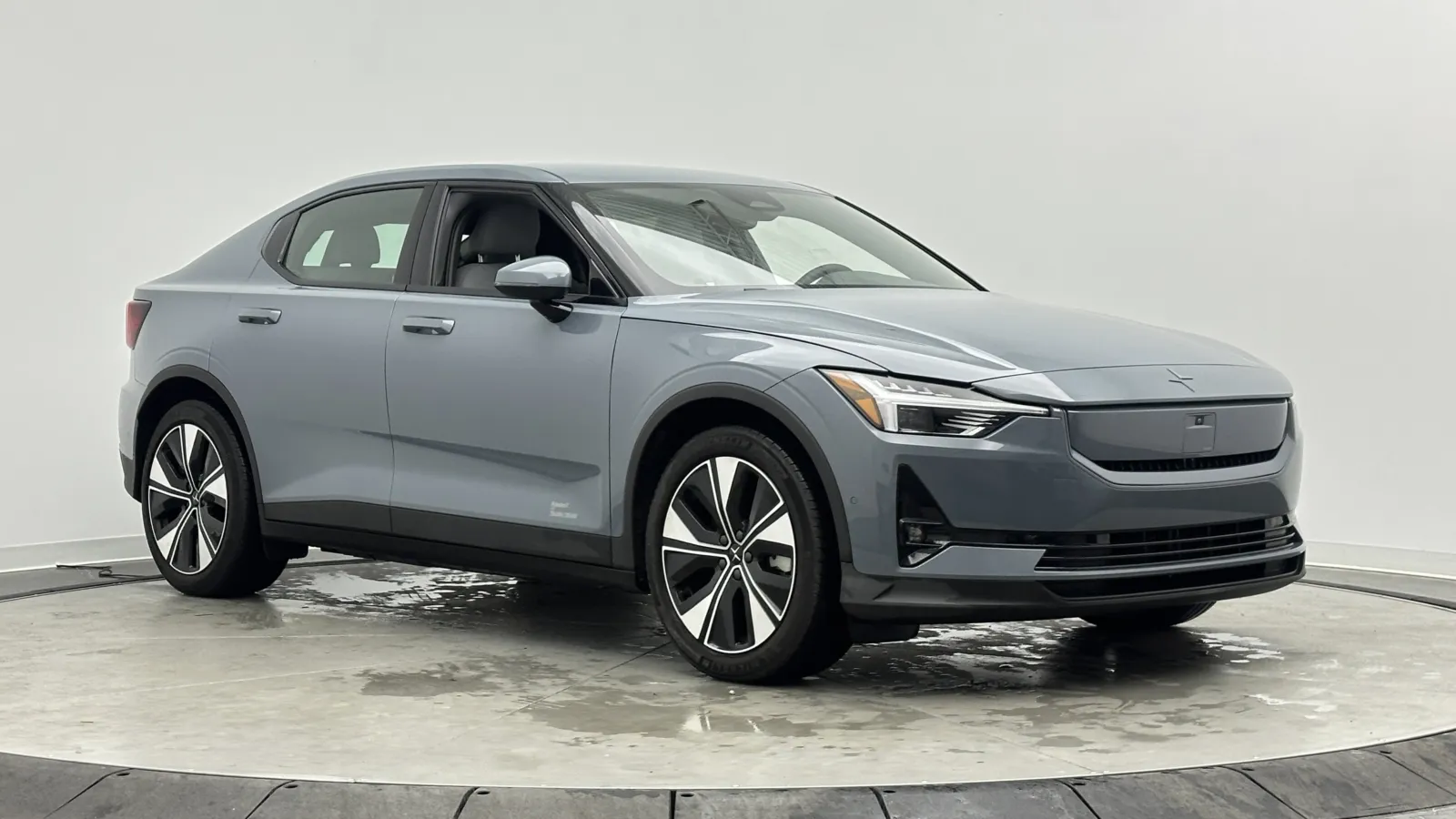 Polestar 2 photo 3