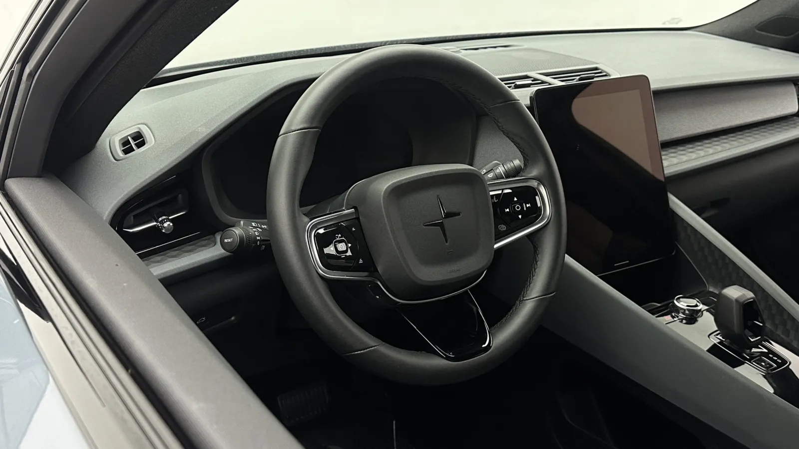 Polestar 2 photo 9