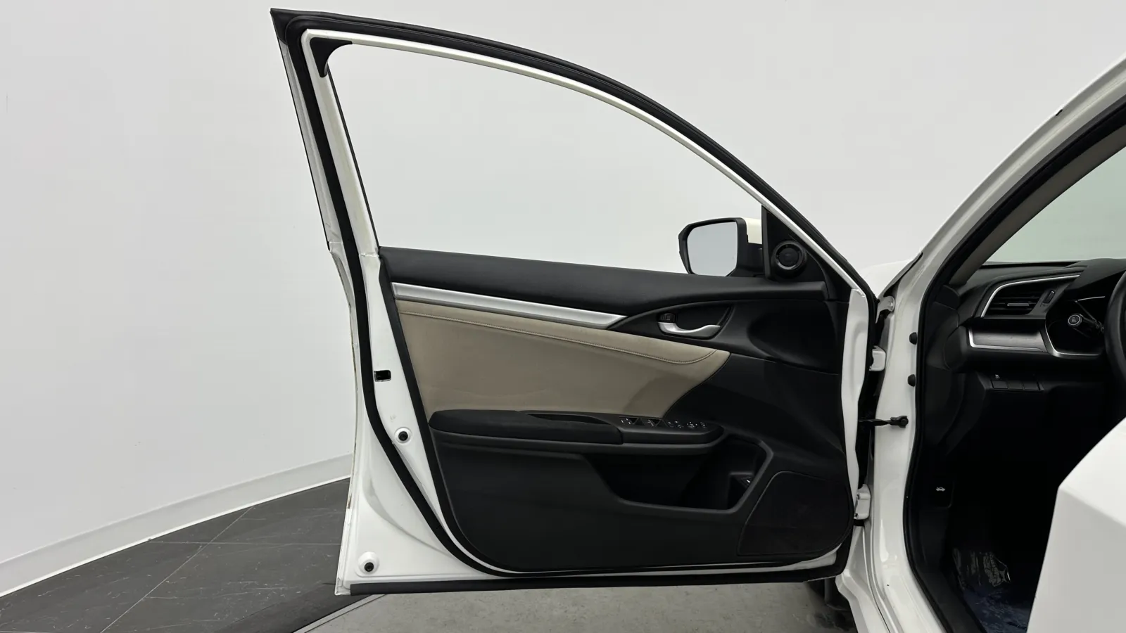 Honda Civic photo 9