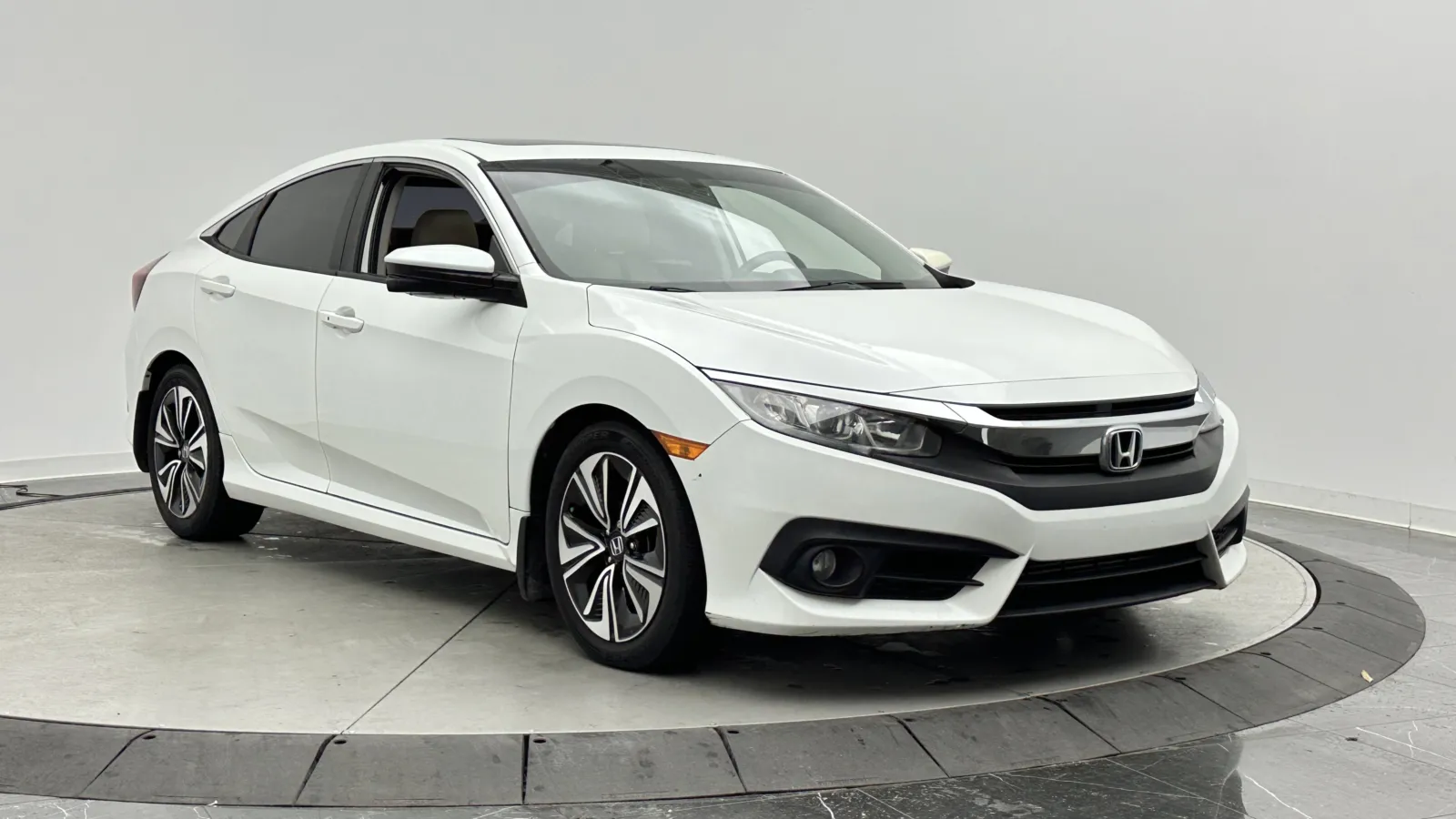Honda Civic photo 3