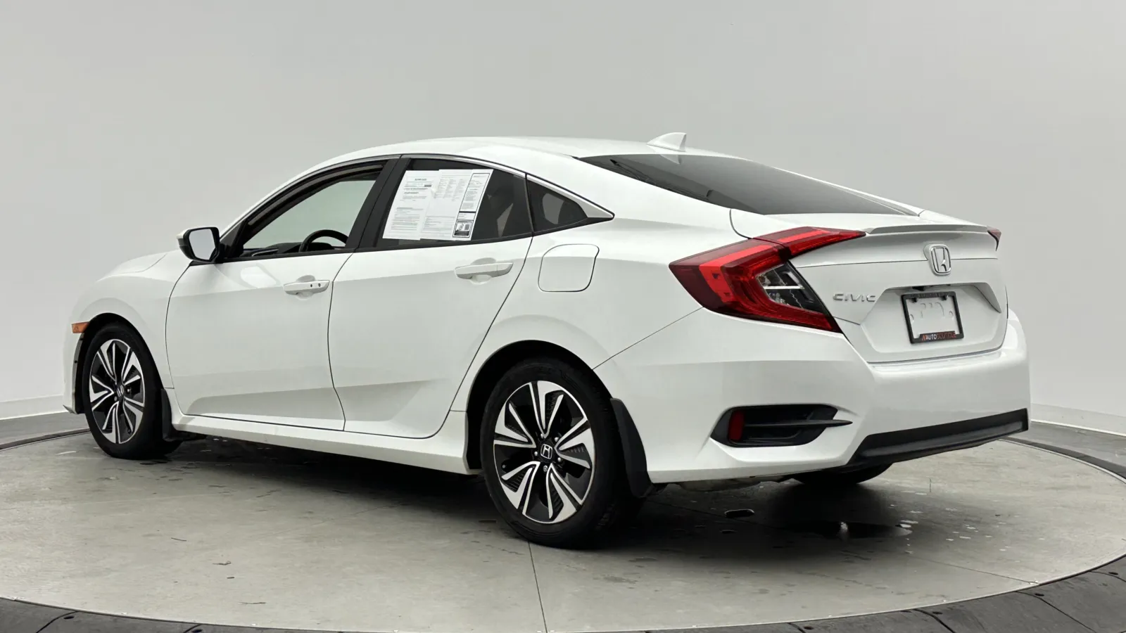 Honda Civic photo 7