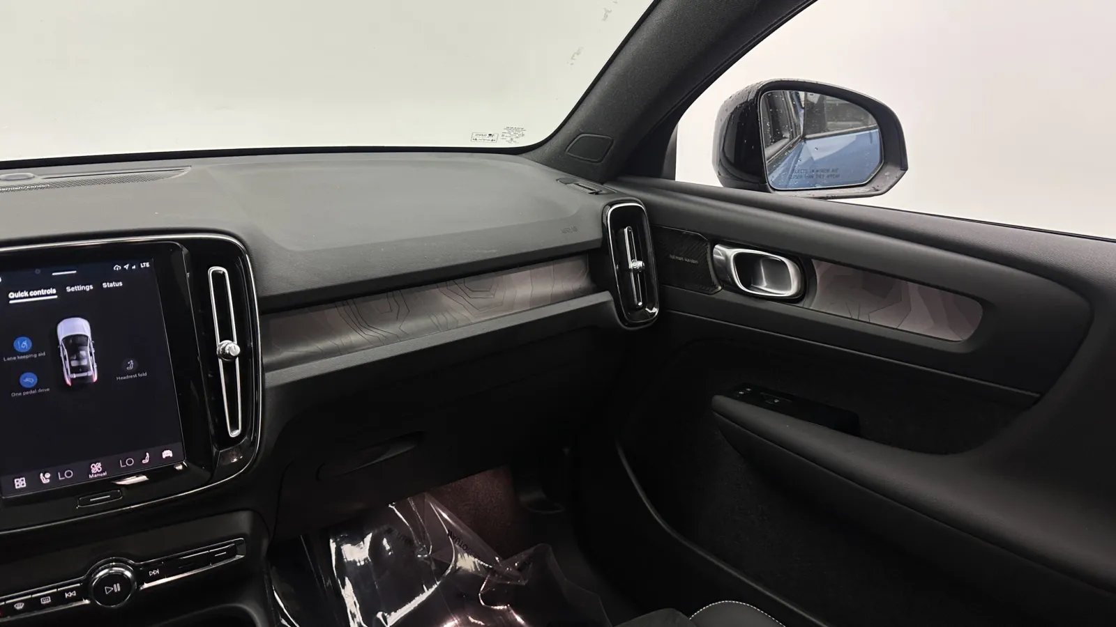 Volvo C40 photo 34