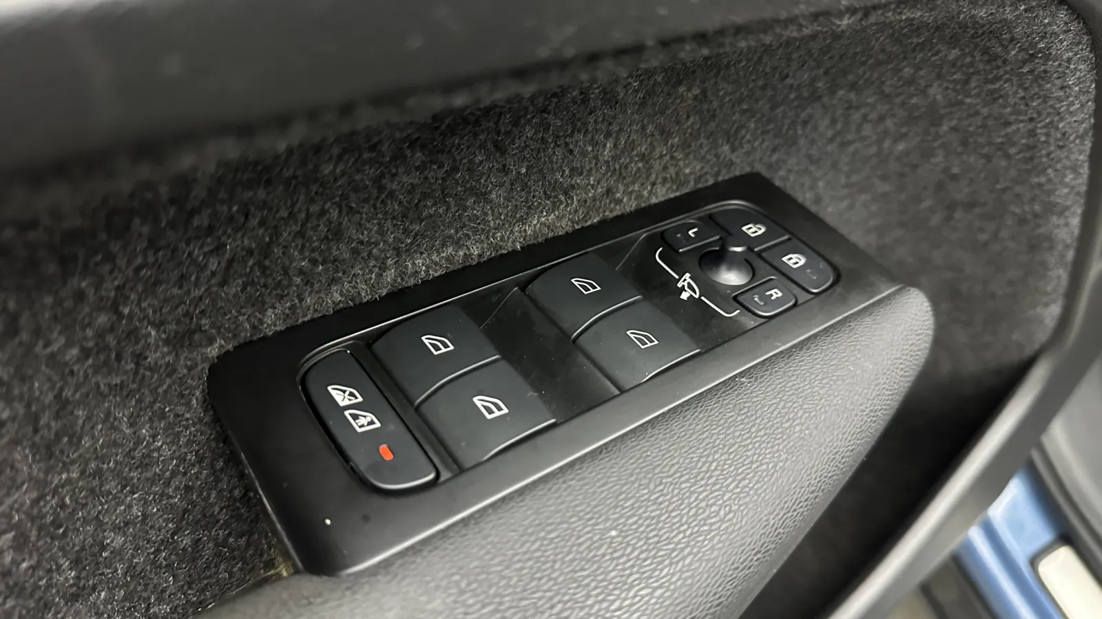 Volvo C40 photo 13