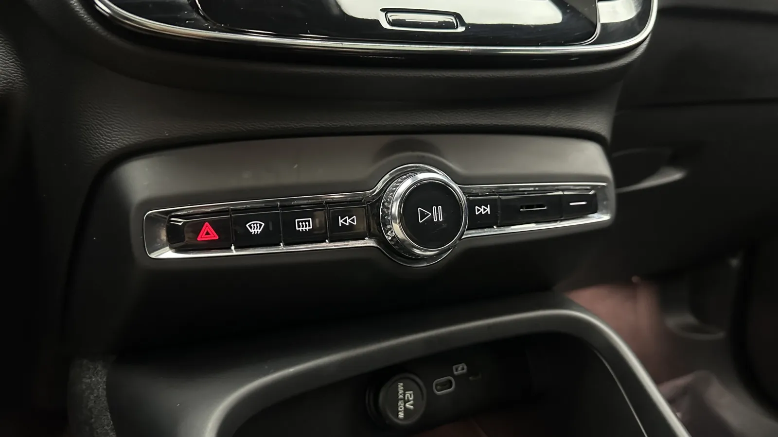 Volvo C40 photo 19