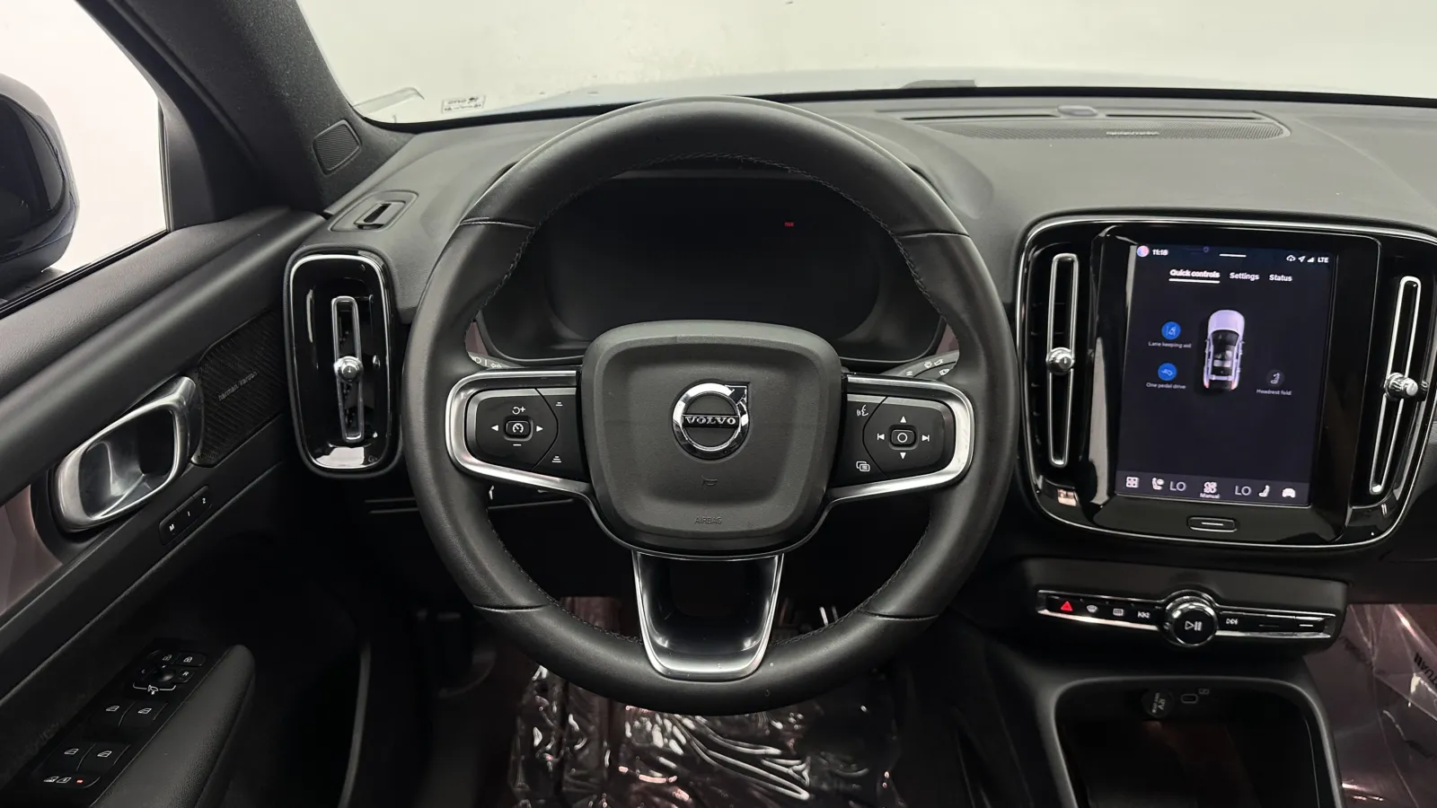 Volvo C40 photo 31