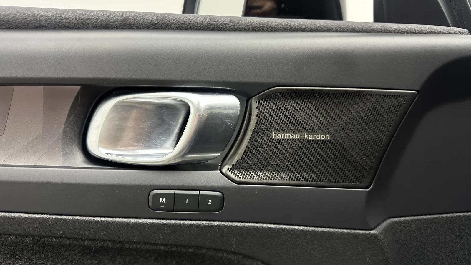 Volvo C40 photo 14