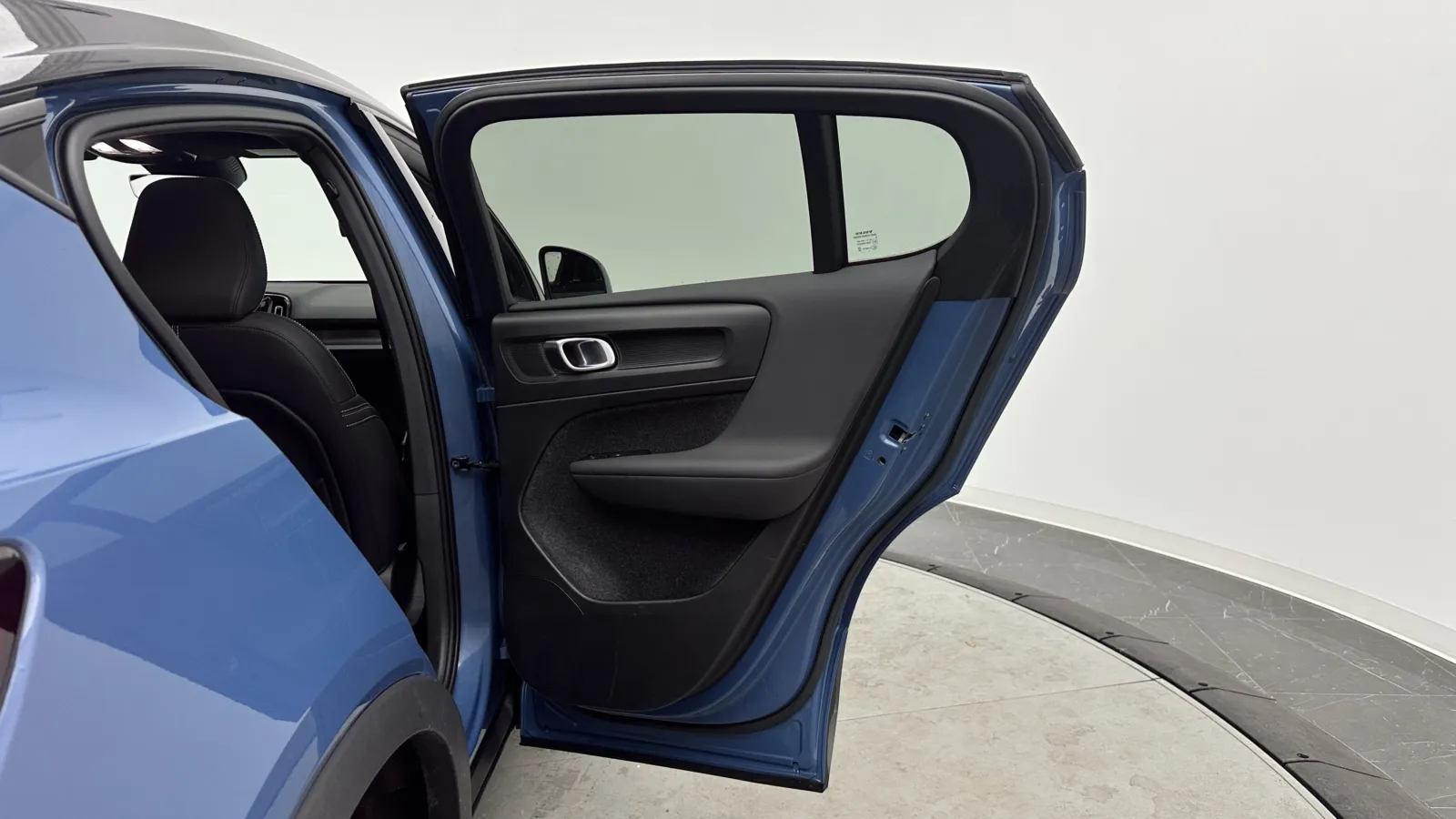 Volvo C40 photo 29