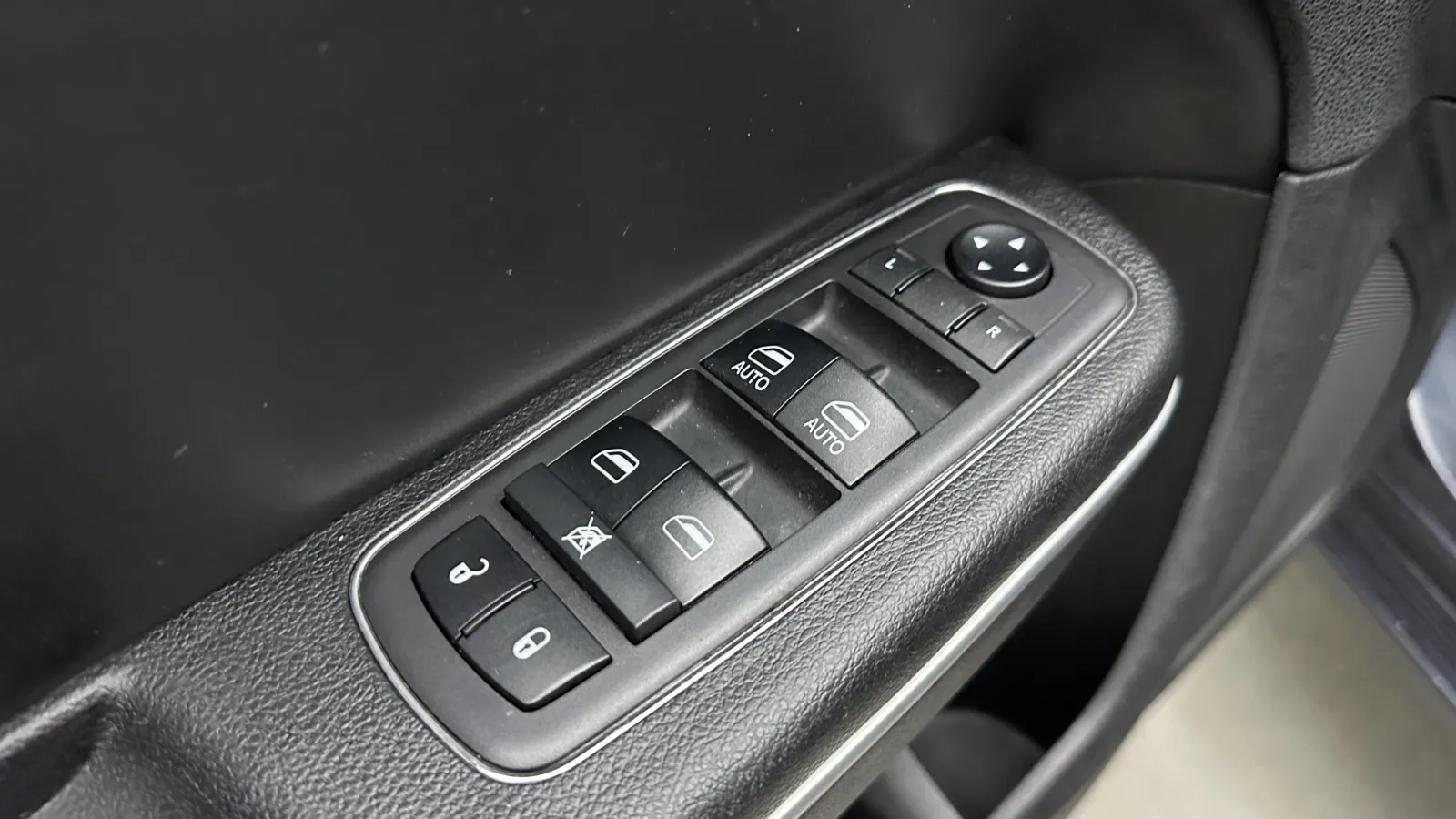 Chrysler 300 photo 11