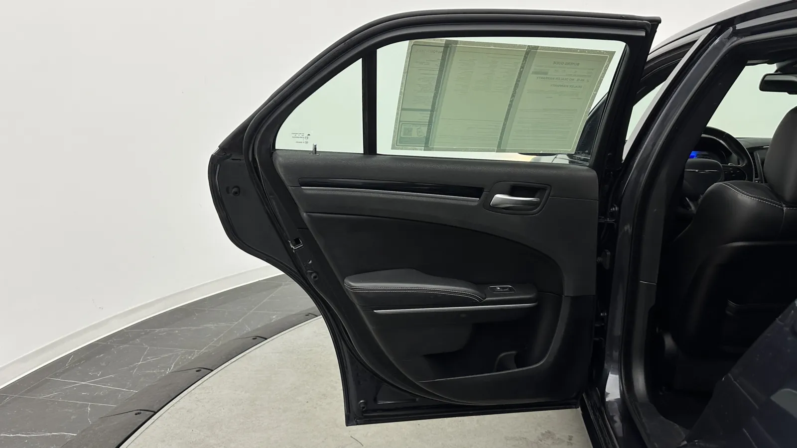 Chrysler 300 photo 24