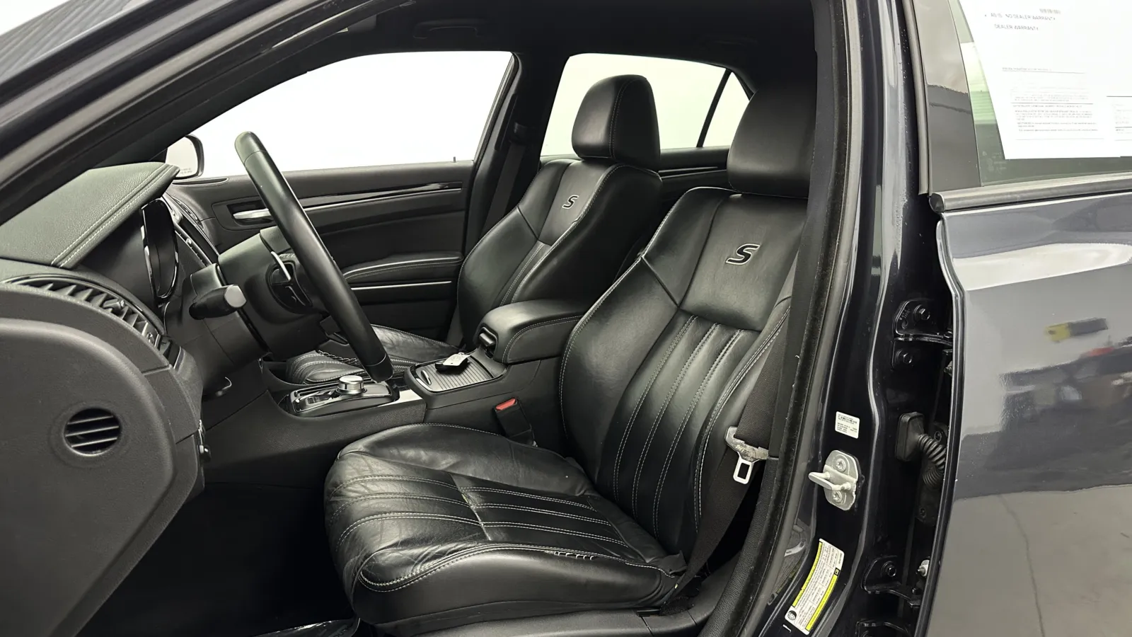 Chrysler 300 photo 15