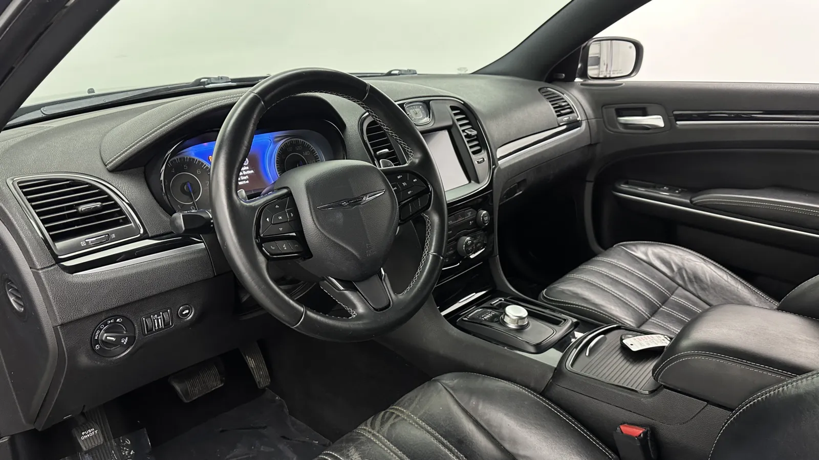 Chrysler 300 photo 10