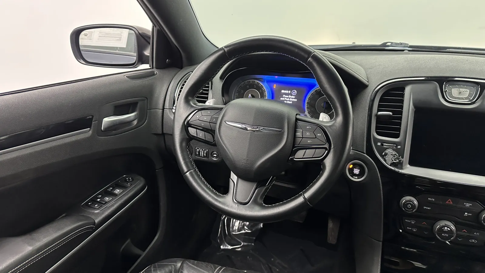 Chrysler 300 photo 26