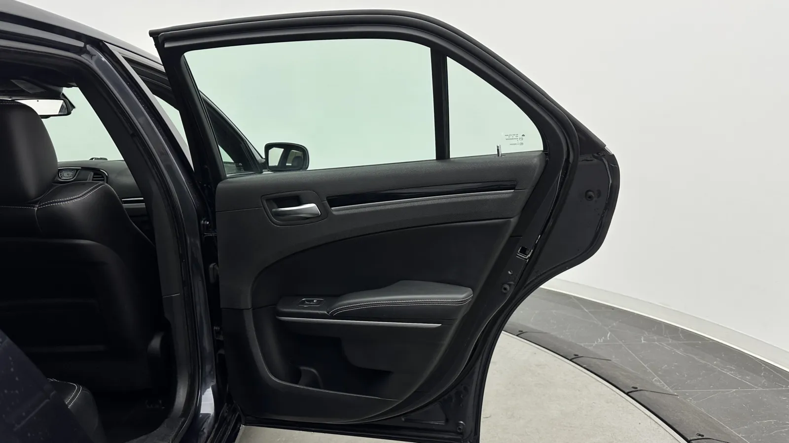 Chrysler 300 photo 29
