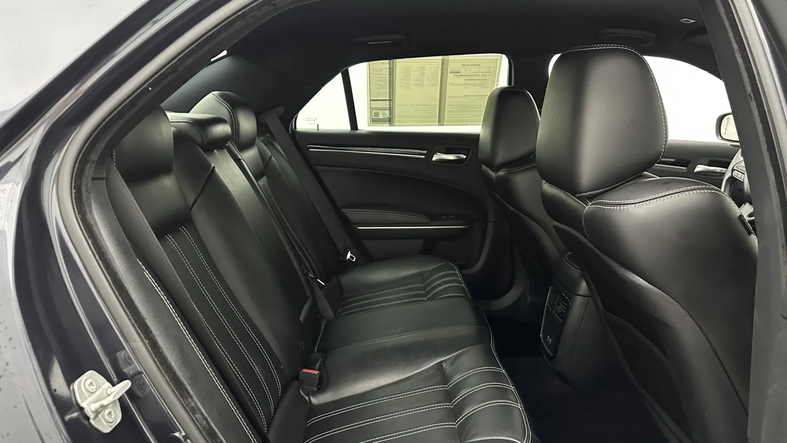 Chrysler 300 photo 30