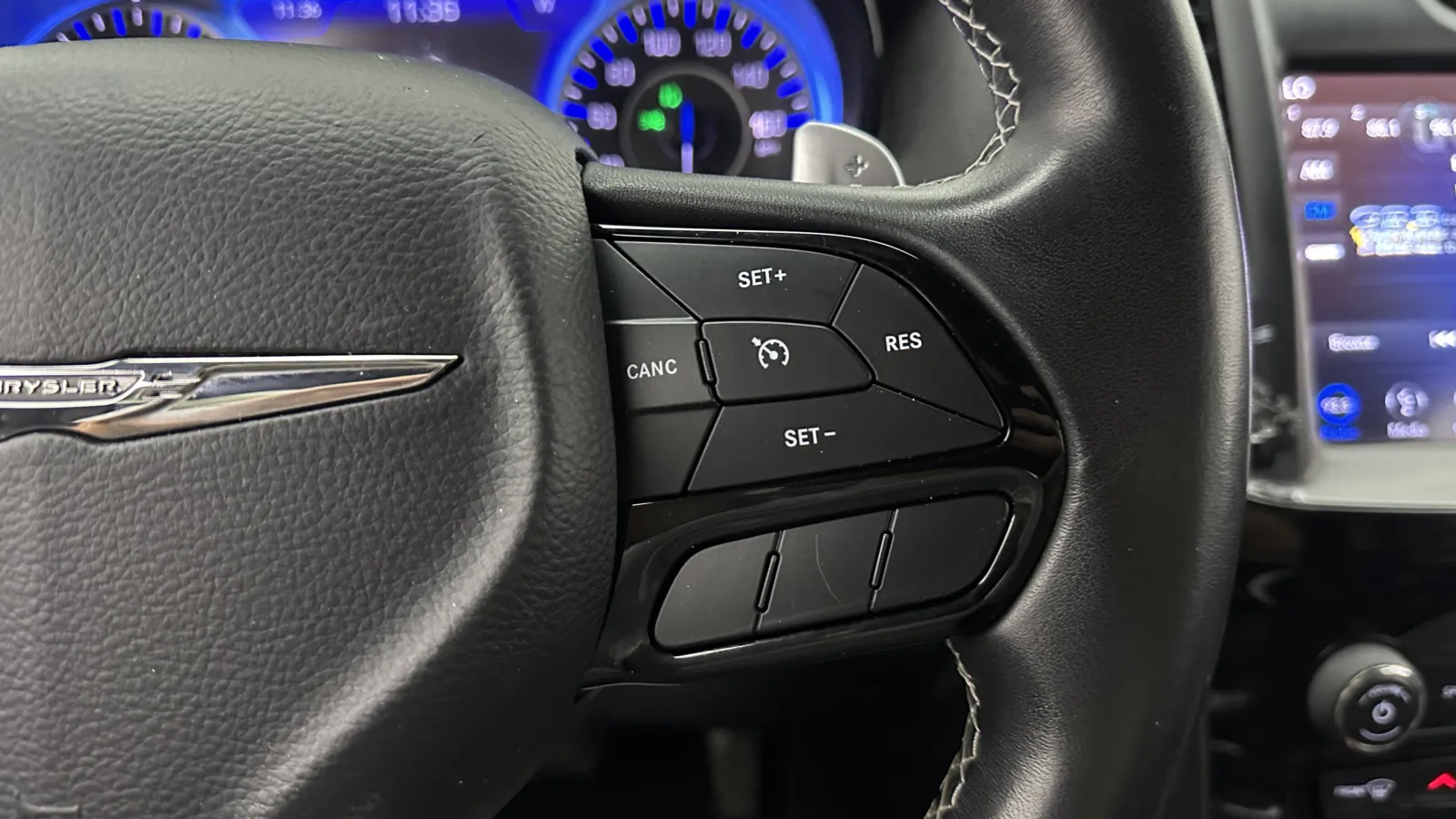 Chrysler 300 photo 21