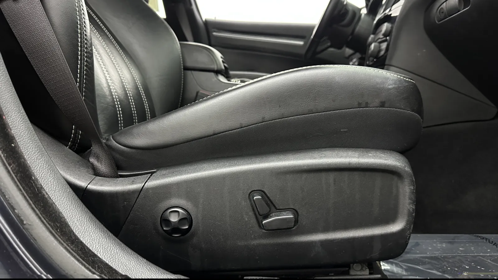 Chrysler 300 photo 33