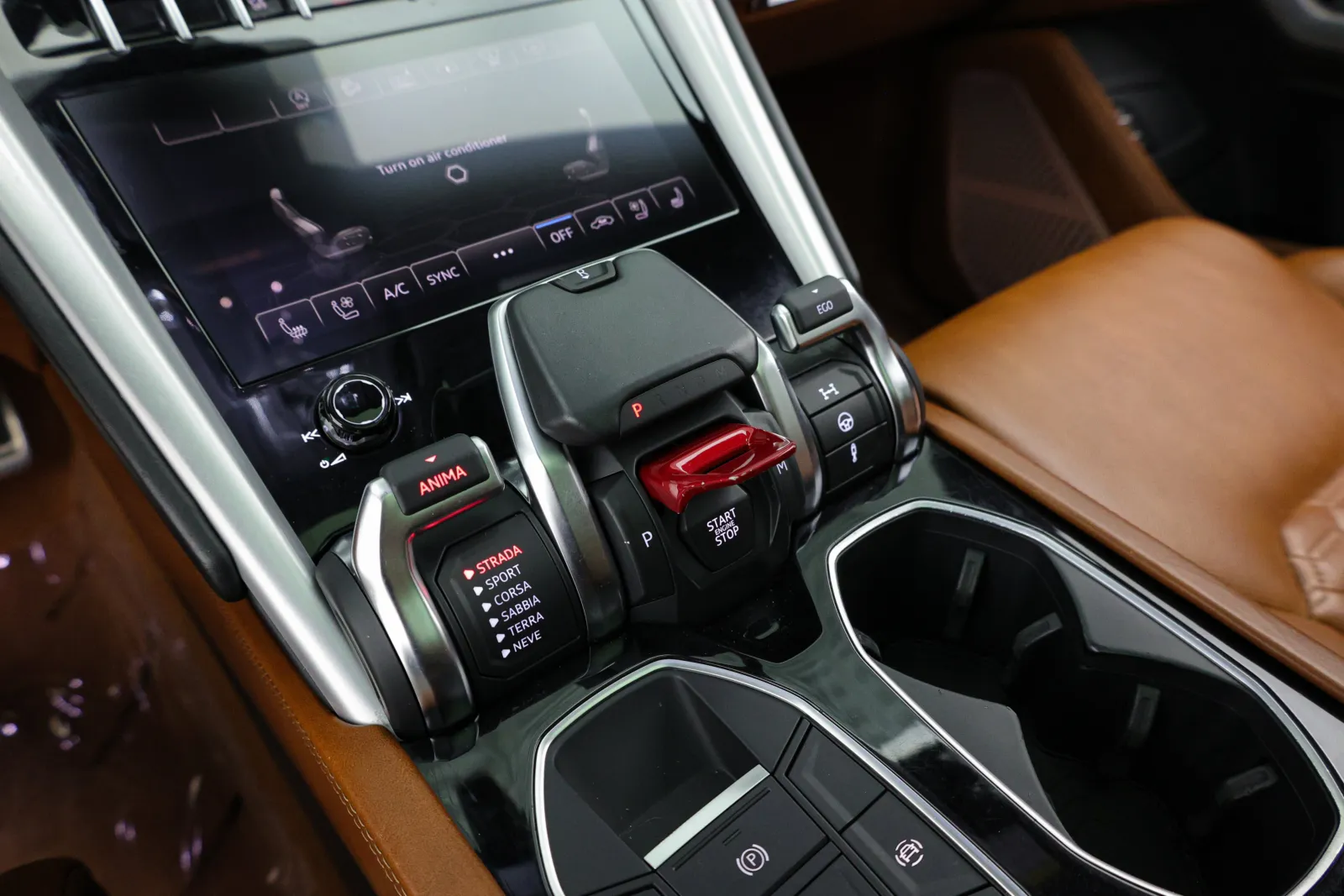 Lamborghini URUS photo 26