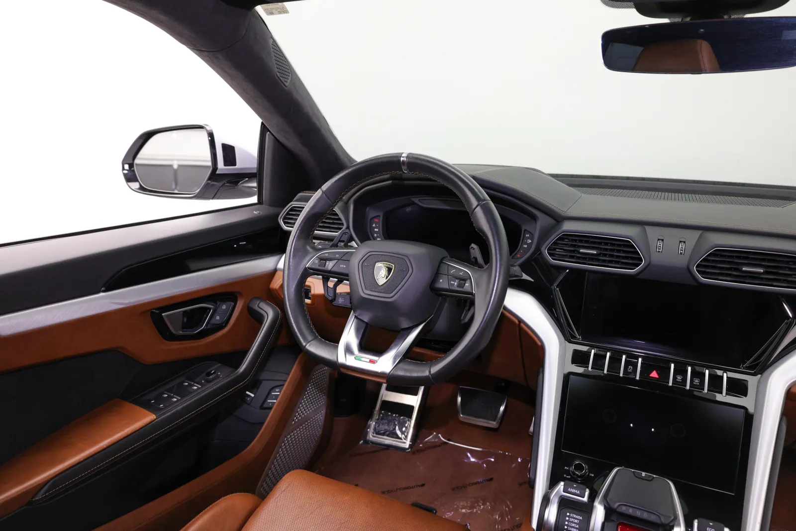Lamborghini URUS photo 42